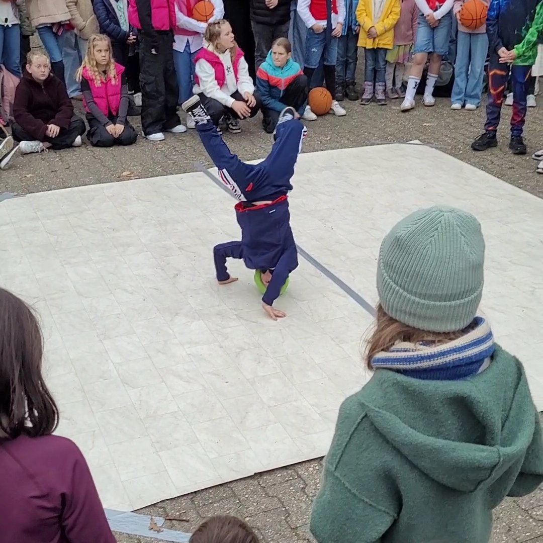 Martinsmarkt_2025_Breakdance_Junge_TSC.jpg