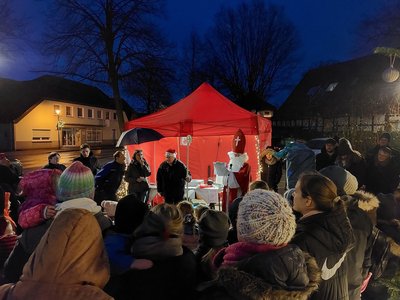 IGL_2025_Nikolausveranstaltung_IG-Pavillon_mit_Nikolaus.jpg